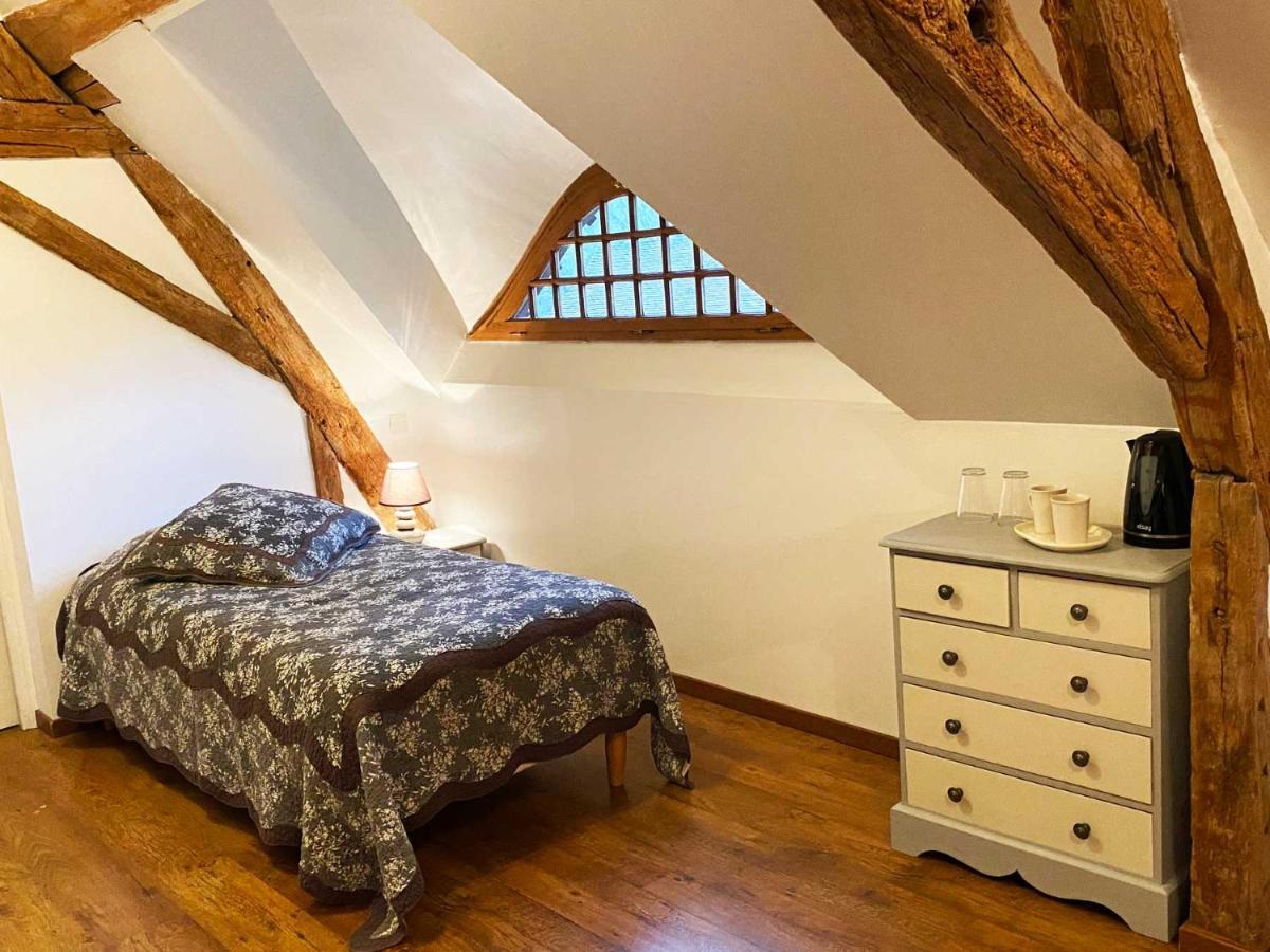 Le Moulin De Pasnel Bed and Breakfast Monteaux Εξωτερικό φωτογραφία