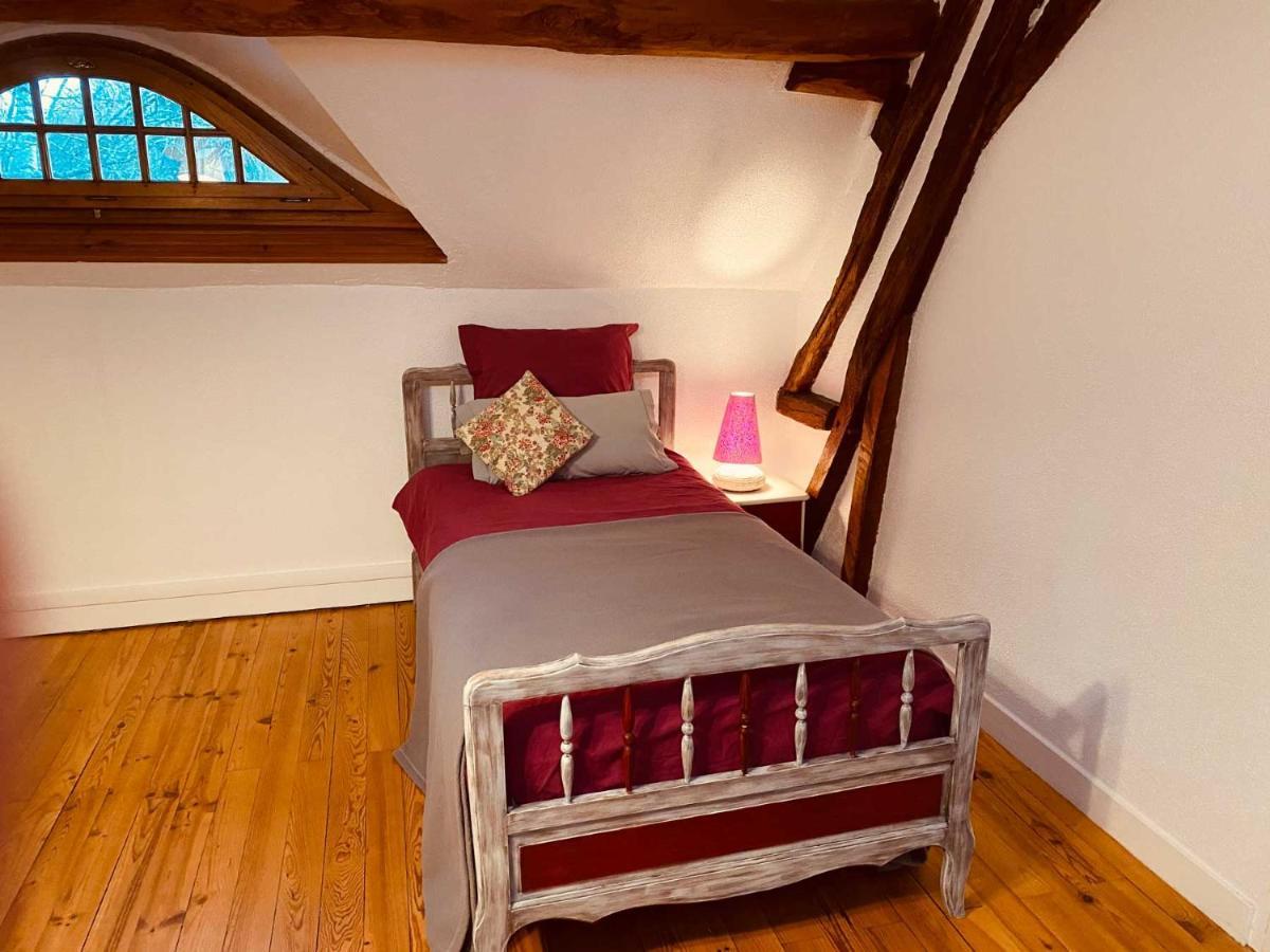 Le Moulin De Pasnel Bed and Breakfast Monteaux Εξωτερικό φωτογραφία