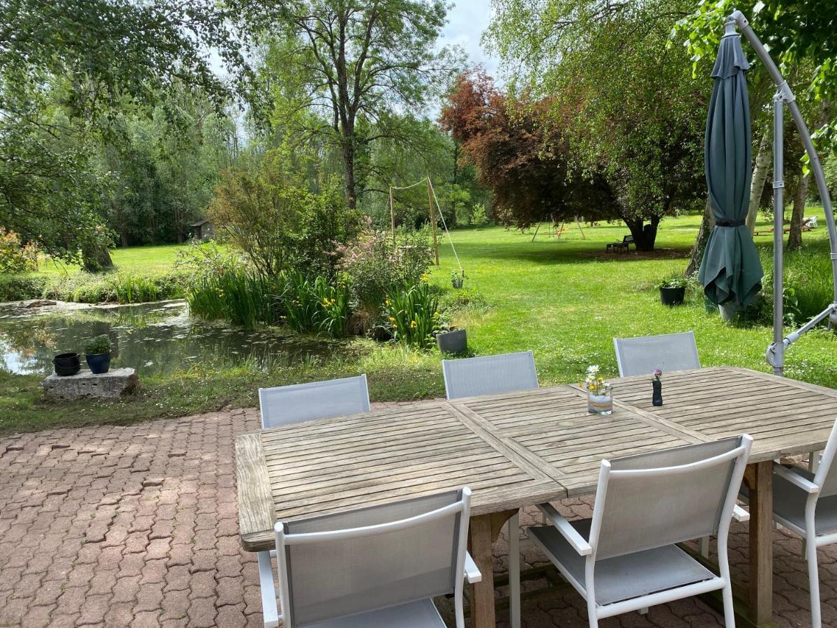 Le Moulin De Pasnel Bed and Breakfast Monteaux Εξωτερικό φωτογραφία